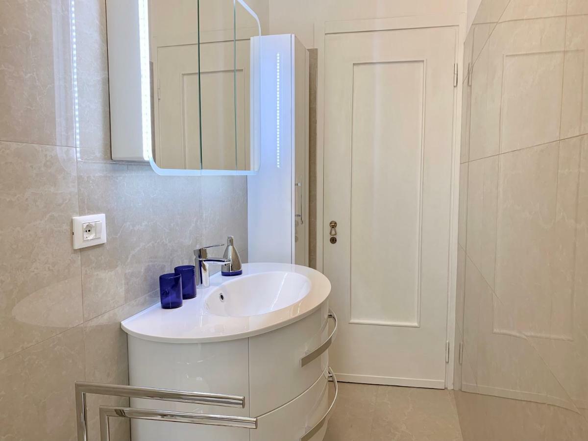 Roomy Central Apartment Milan Luaran gambar